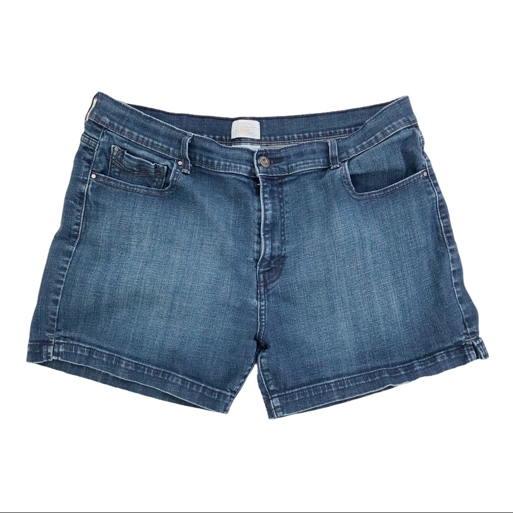 Levi’s 515 high rise denim shorts size 16